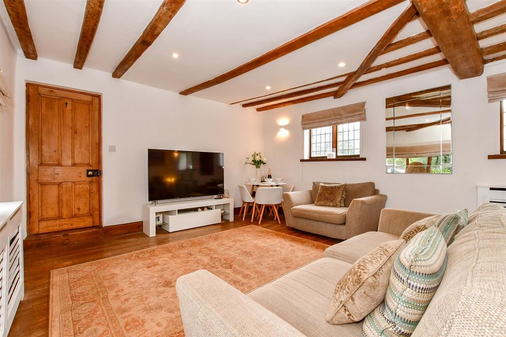 Beacon Oak Road, Tenterden, Kent 2 bed semidetached house for sale £