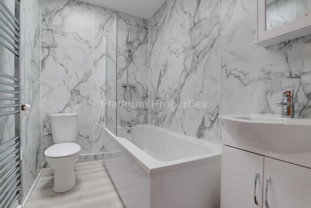 High Street, Soham 3 bed apartment to rent £995 pcm (£230 pw)