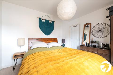 2 Hamlet Close, London, SE6 4BF