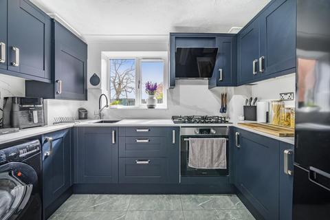 30 Cuthbert Gardens, London, SE25 6SS