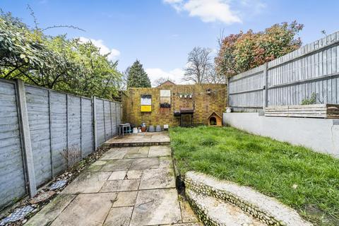 30 Cuthbert Gardens, London, SE25 6SS