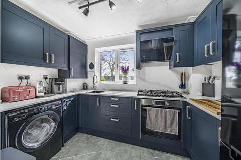 30 Cuthbert Gardens, London, SE25 6SS