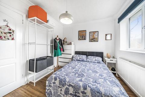 30 Cuthbert Gardens, London, SE25 6SS
