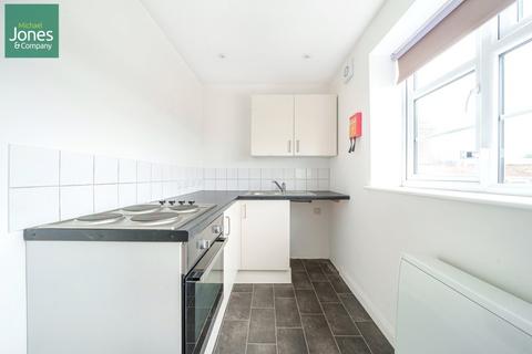 1 bedroom flat to rent, North Road, Lancing, West Sussex, BN15