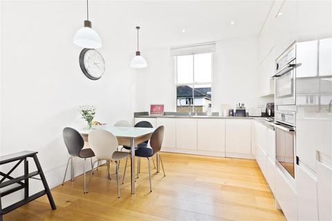 4 bedroom flat for sale, Monnery Road, London