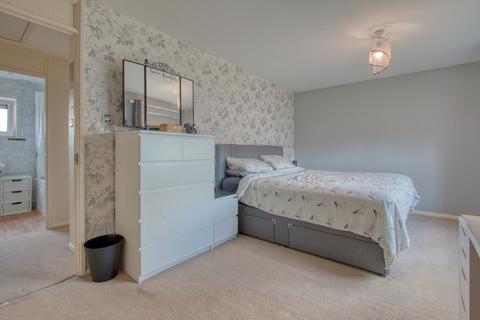 81 Dowell Close, Taunton, TA2 6AU