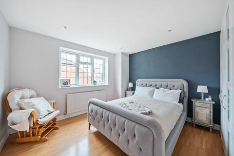 12 Crofts Close, Chiddingfold, Godalming, GU8 4SG