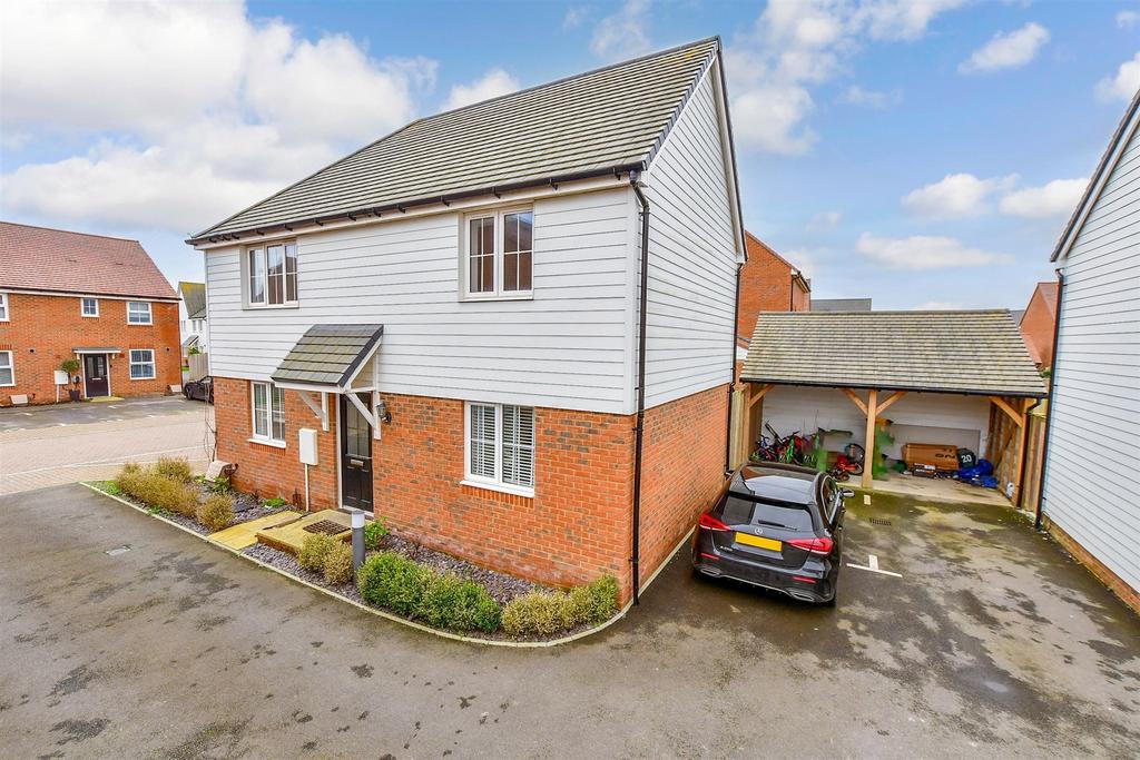 Lake Drive, Hythe, Kent 4 bed detached house for sale £435,000