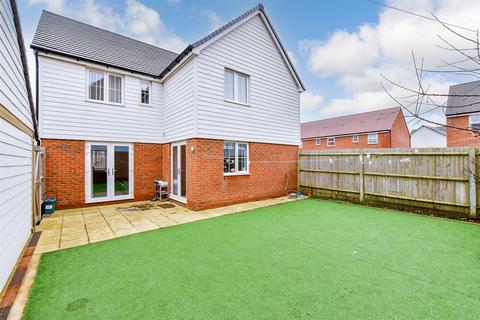 4 bedroom detached house for sale - Lake Drive, Hythe, Kent