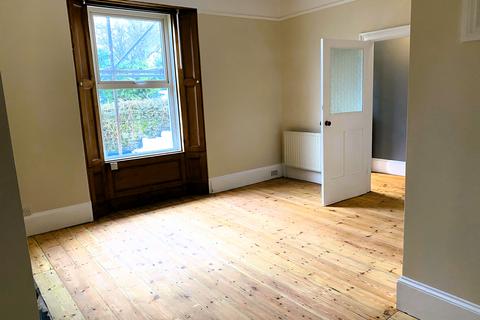 2 bedroom flat to rent - Chatsworth Road, Torquay TQ1