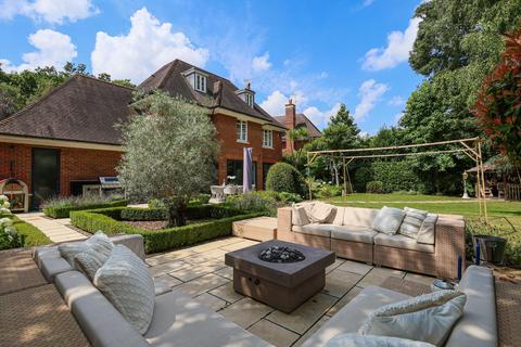 4 bedroom detached house for sale, Fox Wood, Walton-on-Thames, Surrey, KT12