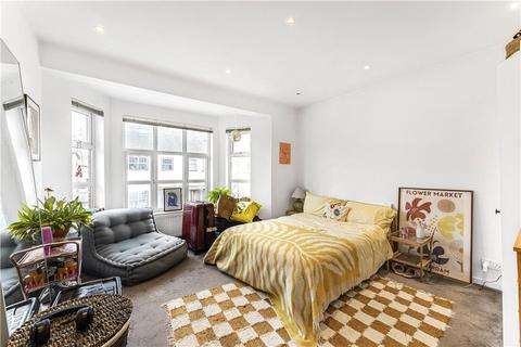 4 bedroom maisonette for sale, Cleveleys Road, London, E5