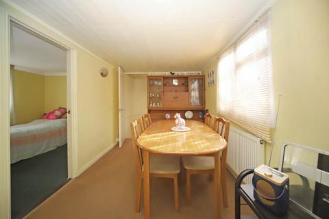 3 bedroom park home for sale, Beech Park, Chesham Road, Wigginton