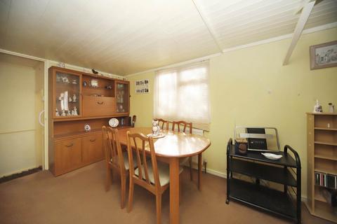 3 bedroom park home for sale, Beech Park, Chesham Road, Wigginton