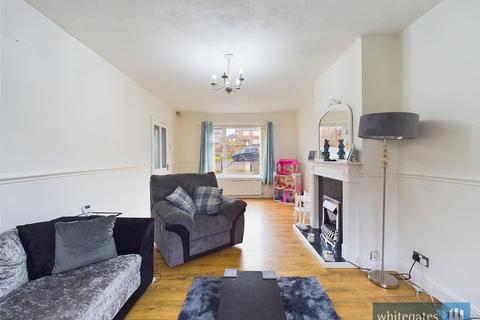 3 bedroom semi-detached house for sale - Telscombe Drive, Bradford, West Yorkshire, BD4