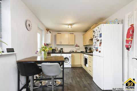 3 bedroom semi-detached house for sale - Winchcombe Gardens, South Cerney, Cotswold, GL7