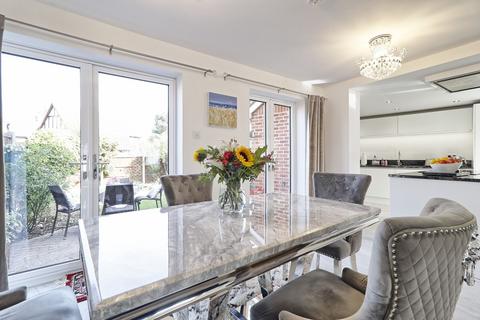 7 Carpenter Close, Billericay, CM12 0EA