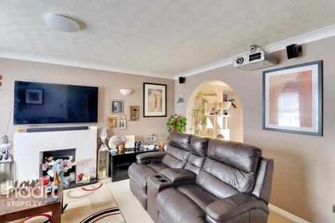 8 Trescott Close, Luton, LU2 8SZ
