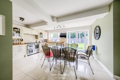 42 Barnfield Drive, Solihull, B92 0QB