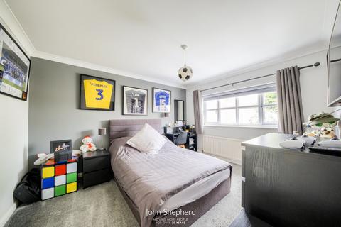 42 Barnfield Drive, Solihull, B92 0QB