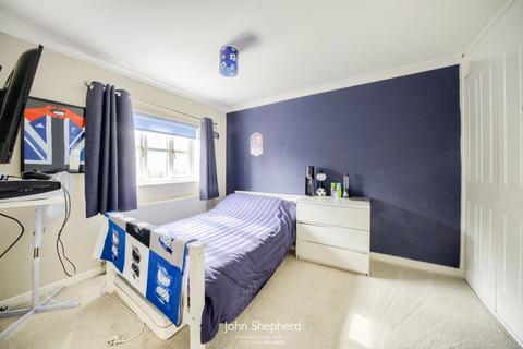 42 Barnfield Drive, Solihull, B92 0QB