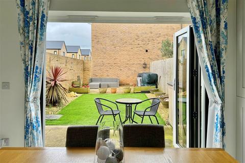 4 bedroom end of terrace house for sale - Mulberry Way, Bath, Bath And North East Somerset, BA2 5BU