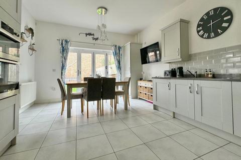 4 bedroom end of terrace house for sale, Mulberry Way, Bath