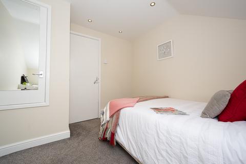 1 bedroom in a house share to rent - 17 Manor Terrace, Headingley, Leeds, LS6 1BU
