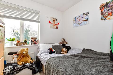 2 bedroom flat for sale, Black Eagle Drive, Northfleet, Gravesend, Kent