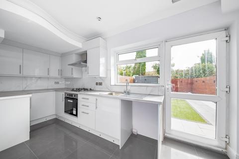 167 Knapmill Road, Bellingham, London, SE6 3TF