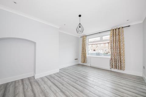 167 Knapmill Road, Bellingham, London, SE6 3TF
