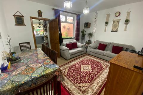 19 Harper Street, Oldham, OL8 1BB