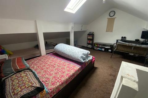 19 Harper Street, Oldham, OL8 1BB