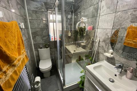 19 Harper Street, Oldham, OL8 1BB