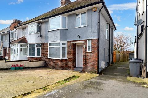 3 bedroom semi-detached house to rent - Selborne Gardens, London NW4