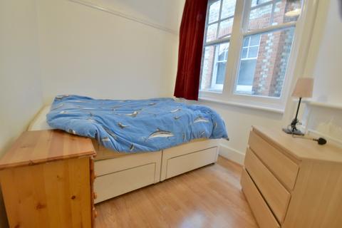 2 bedroom flat to rent, Finchley Road, London, NW11