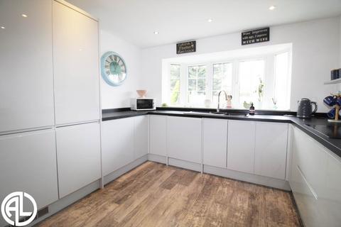 3 bedroom end of terrace house for sale - Maycroft, Letchworth Garden City, SG6 4QB