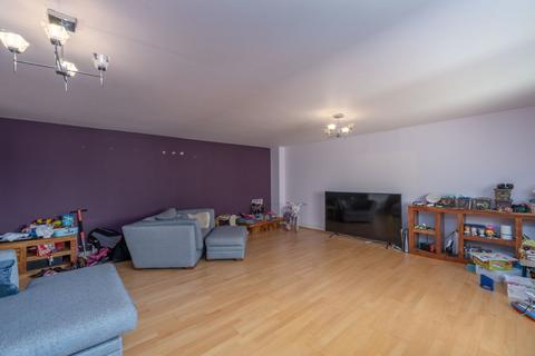 2 bedroom flat for sale, The Wave, Wickford, SS12
