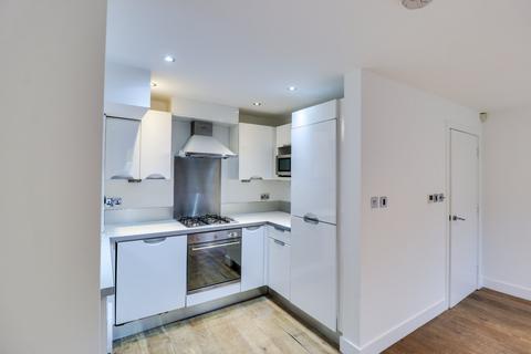 2 bedroom flat for sale, The Square, Horsforth, Leeds, West Yorkshire, LS18