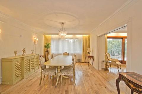 3 bedroom apartment to rent - Avenue Road, St Johns Wood, London, NW8