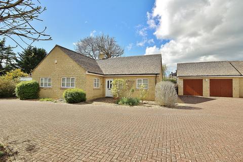 3 bedroom detached bungalow for sale, Stonebridge Close, Witney, OX28