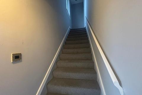 2 bedroom flat to rent, Burnside Crescent, Blantyre, G72