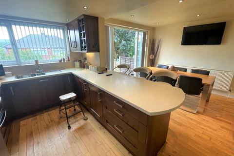 12 Dene Brow, Denton, Manchester, M34 7PX