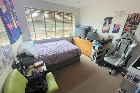 12 Dene Brow, Denton, Manchester, M34 7PX