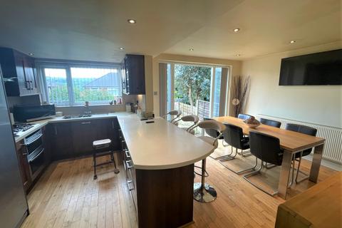 12 Dene Brow, Denton, Manchester, M34 7PX