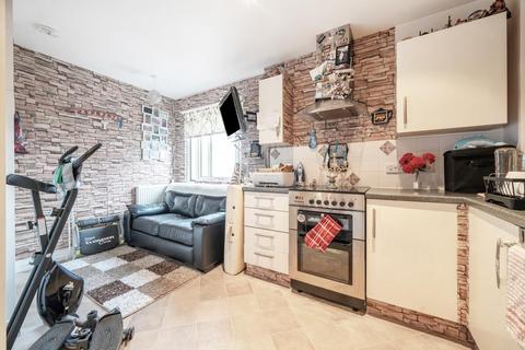 1 bedroom flat for sale, Newbury,  Berkshire,  RG14