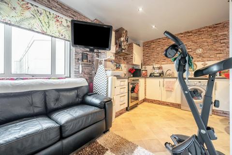 1 bedroom flat for sale, Newbury,  Berkshire,  RG14