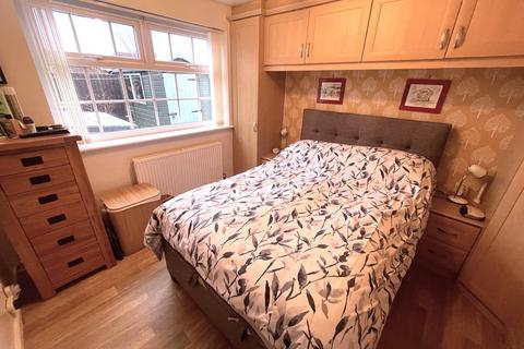 9 Broomfields, Denton, Manchester, M34 3TH
