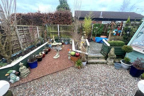 9 Broomfields, Denton, Manchester, M34 3TH