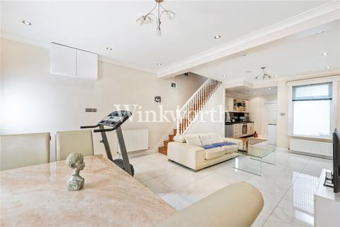 15 Birstall Road, London, N15 5EN